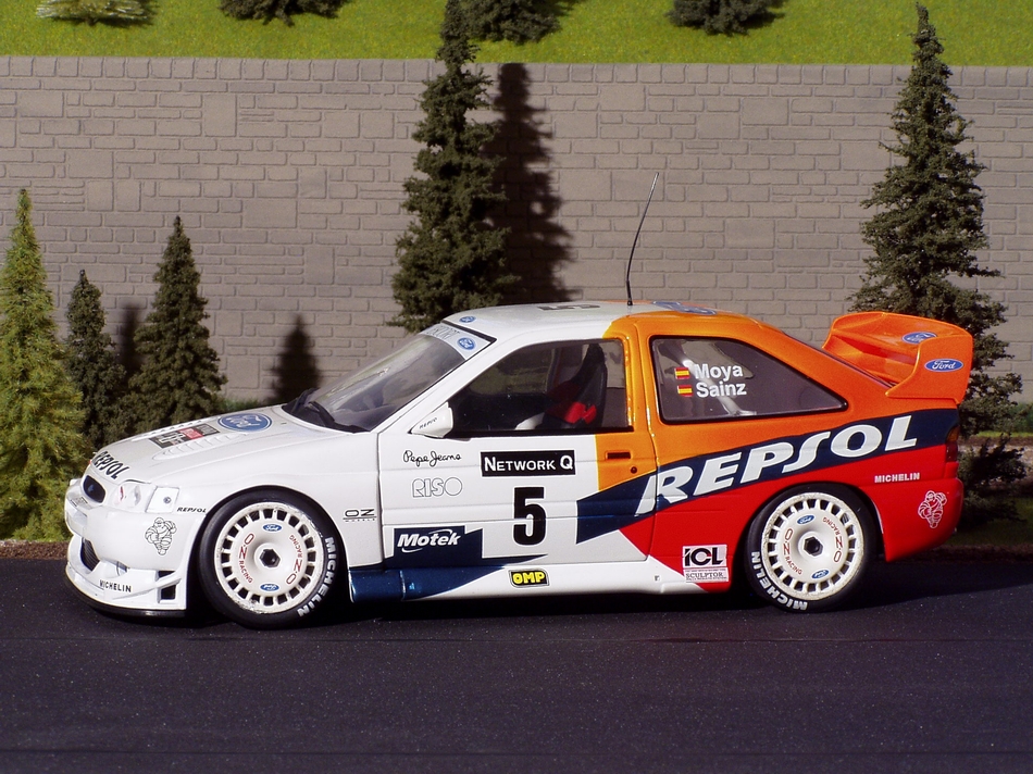 Ford Escort Cosworth WRC ro n k v robce UT Models